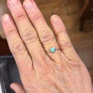 Elegant Sterling Silver Turquoise Ring Size 6